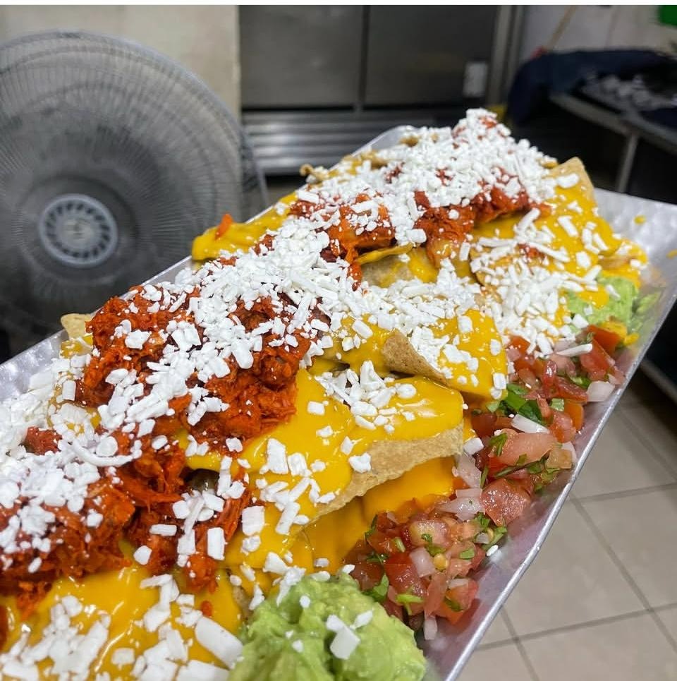 Nachos con Cochinita